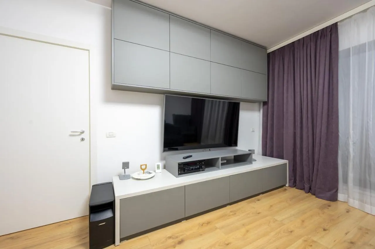 Plaza Residence Bucharest 1 0*,  România