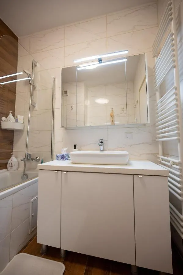 Plaza Residence Bucharest 1 0*,  România