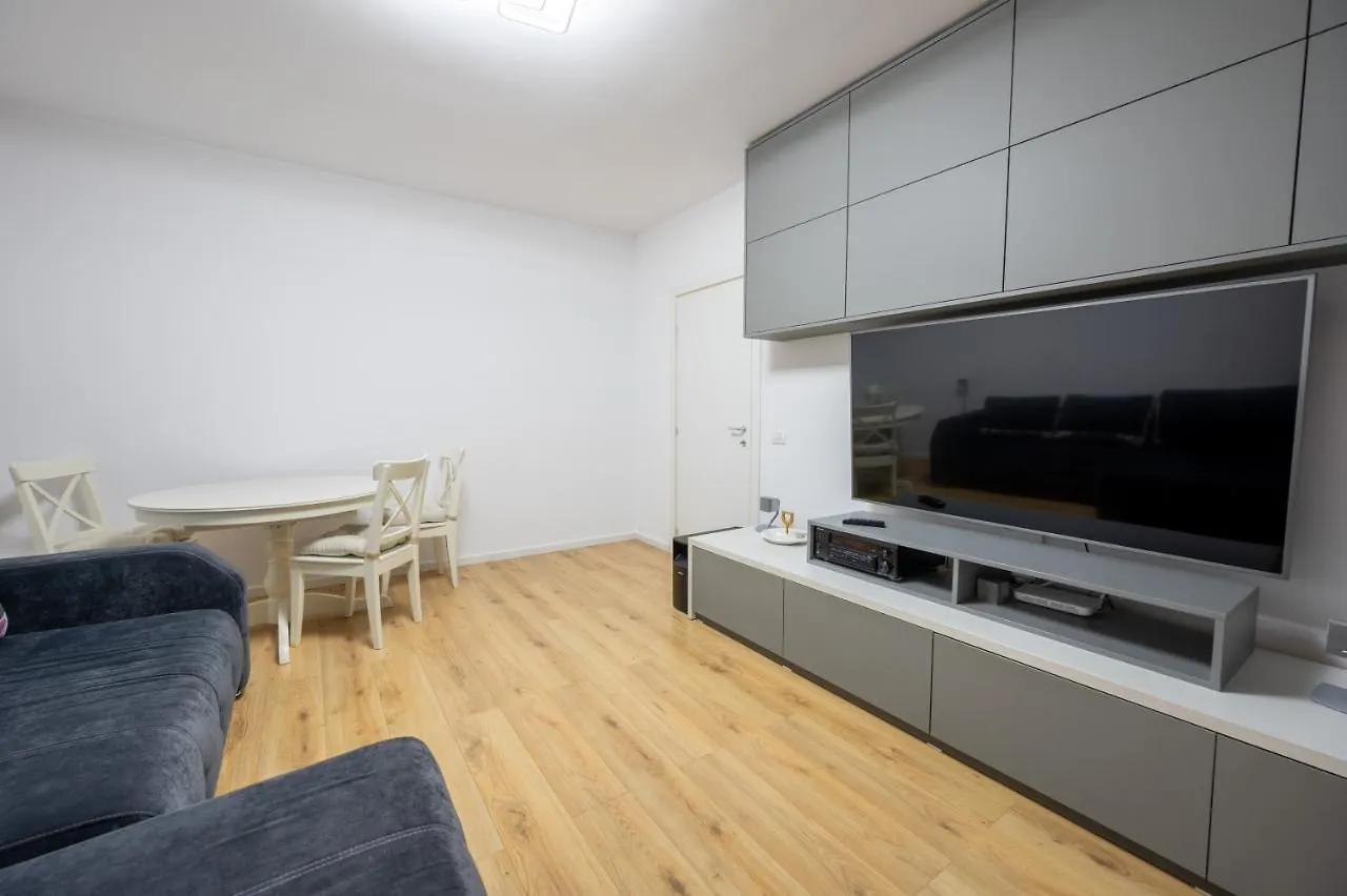 Plaza Residence Bucharest 1 0*,
